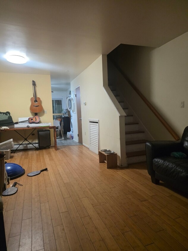 Photo - 61 Clinton Ave (Stamford, CT)