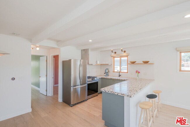 Foto del edificio - 3111 Glenhurst Ave