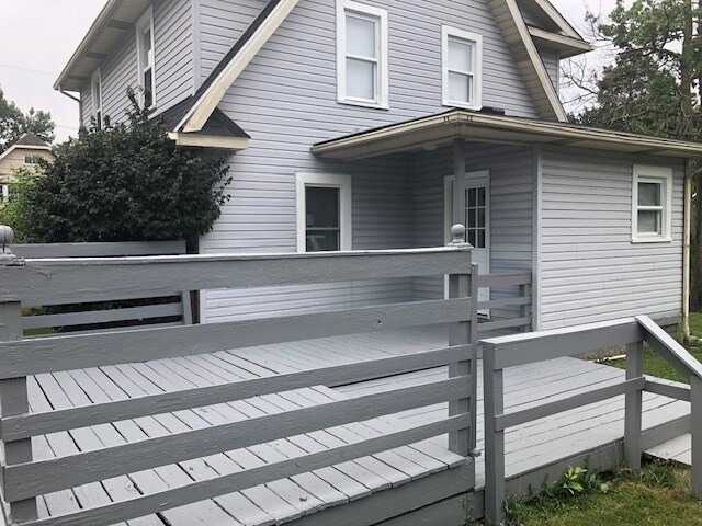Building Photo - 507 E Archwood Ave
