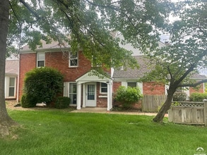 Building Photo - 1501 Crossgate Dr