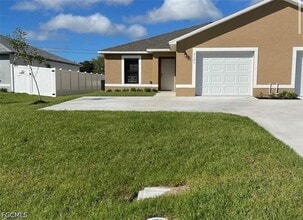 Building Photo - 4540 SW 8th Ct