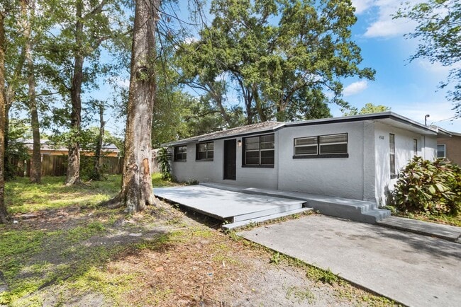 Foto del edificio - Spacious 4bdrm/1bath House ** $1,945.00 ** Section 8 OK ****