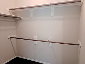 Building Photo - 26315 Fox Ridge Ln