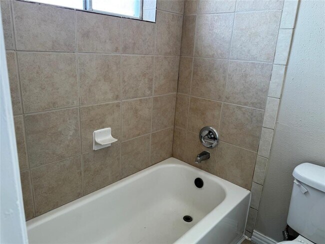 Foto del edificio - 16427 Skeet Ct