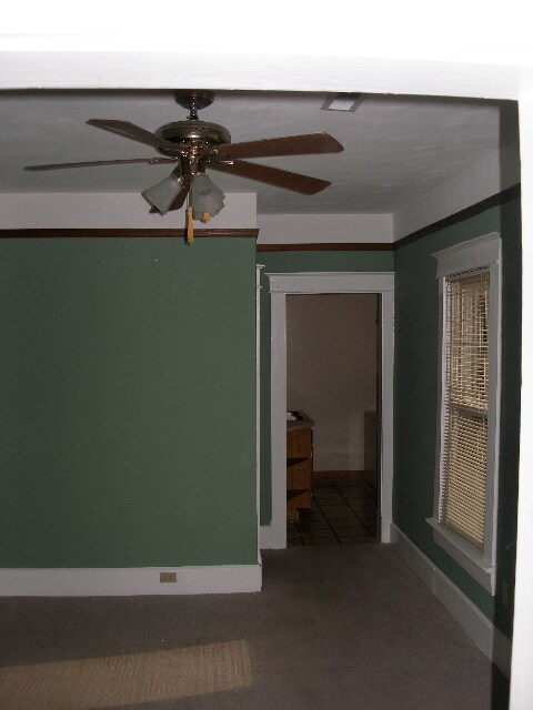 Building Photo - 125 E 39th St