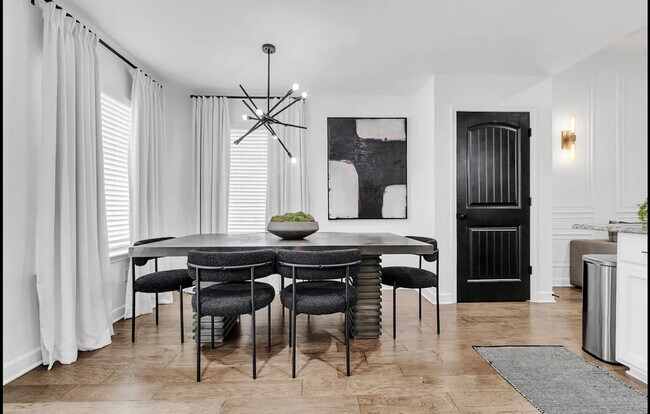 Foto del edificio - 8847 Yorktown Dr