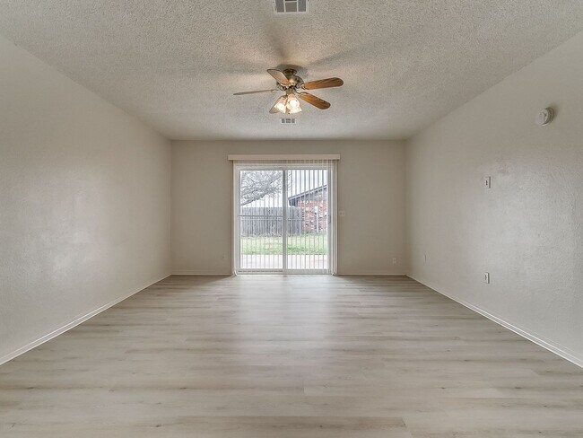 Foto del edificio - 2b 2ba in Piedmont Schools