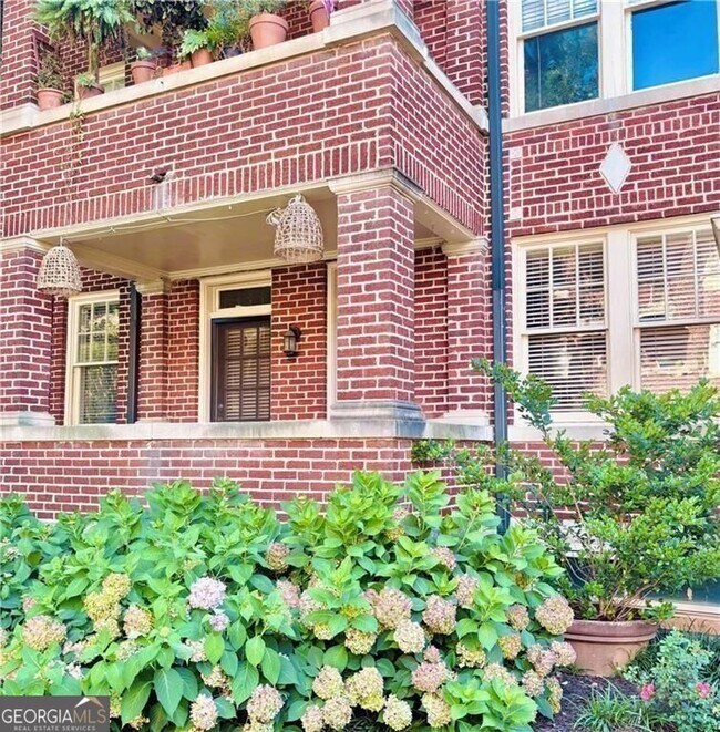 Foto del edificio - 198 Ponce De Leon Ave NE