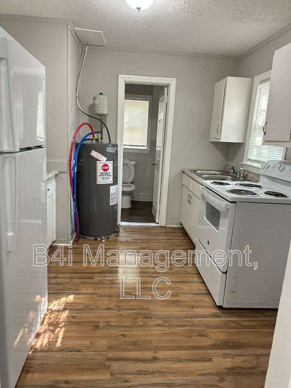 Foto del edificio - 1240 Rocky Creek Rd