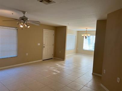 Foto del edificio - Spacious 3-Bedroom Townhome with Modern Upgrades in Gateway