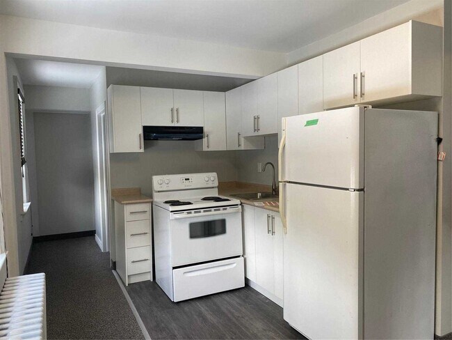 Photo du bâtiment - 1641 Victoria Park Av