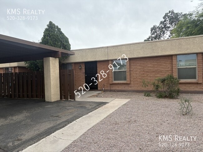 Building Photo - 610 S Pantano Rd