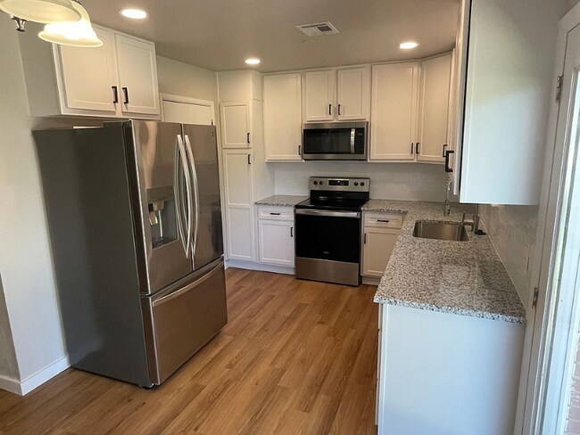 Foto del edificio - 1117 W Woodlane Dr