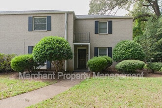 Building Photo - 605 University Ridge