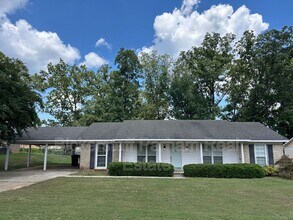 Building Photo - 6608 Highridge Dr