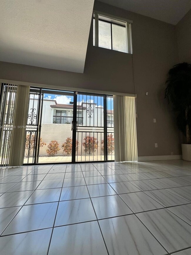 Foto del edificio - 1251 SW 124th Ct