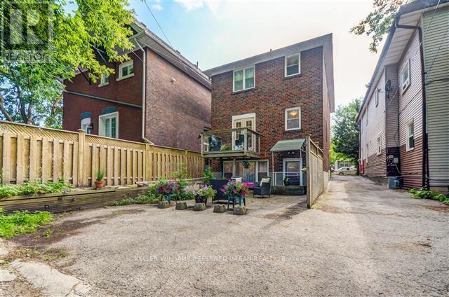 Photo du bâtiment - 407 Woodbine Ave