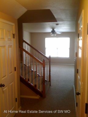 Building Photo - 3 br, 2.5 bath House - 2315 W Parkview