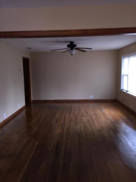 Foto del edificio - 363 S McDonald St