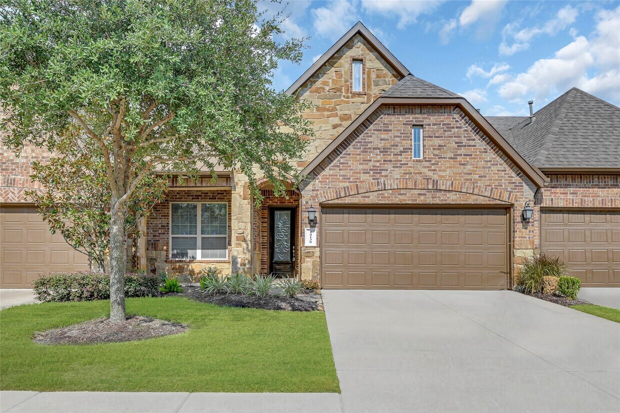 Foto principal - 24130 Valencia Ridge Ln