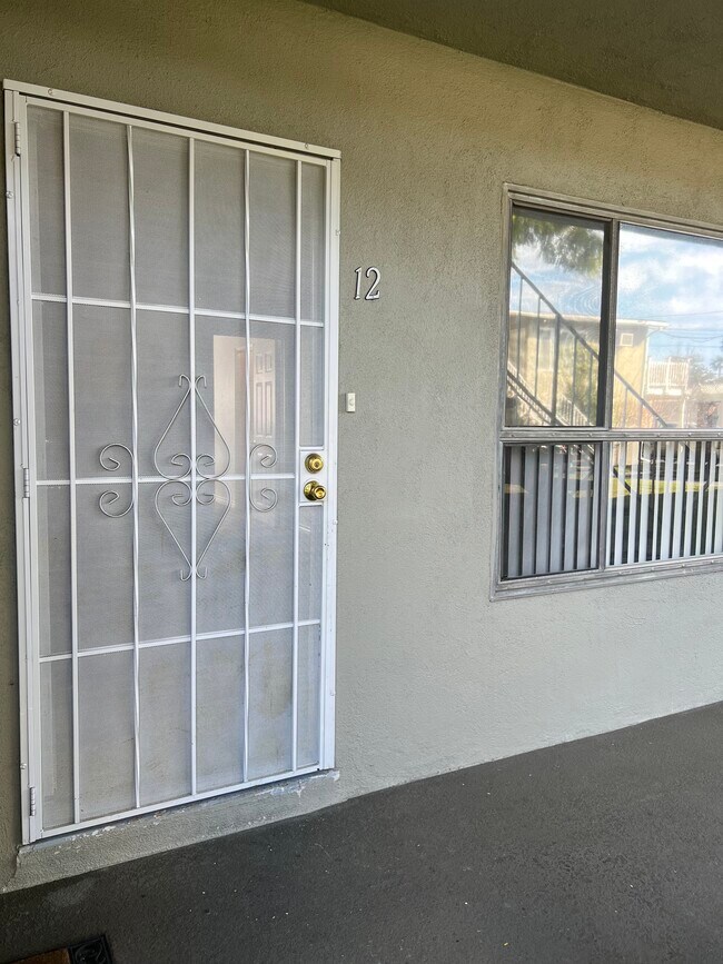 Building Photo - 2324 E Commonwealth Ave