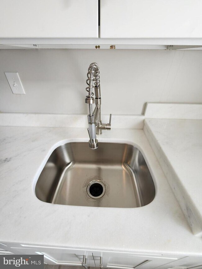 Foto del edificio - 3812 W St SE