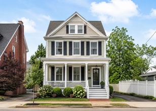Building Photo - 1737 Aden Lane