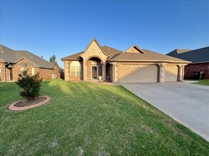 Building Photo - 1701 Dorothy Dr