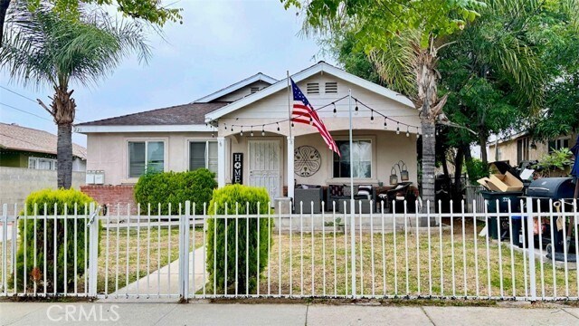 Foto principal - 221 N Soldano Ave