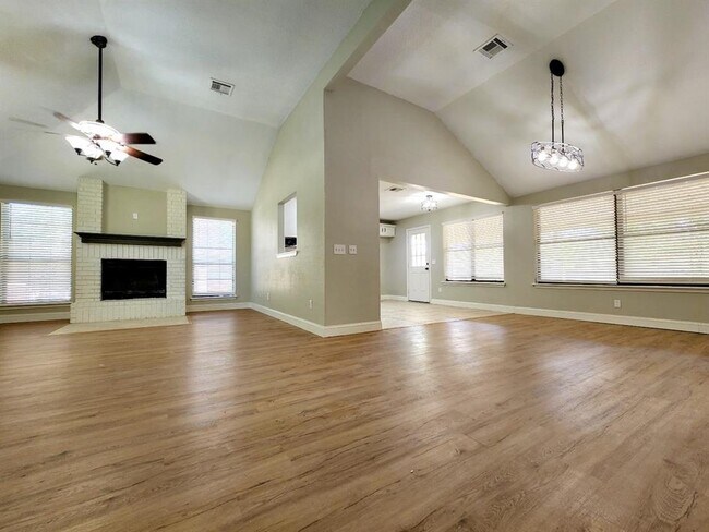 Foto del edificio - 11703 Lorene Ave