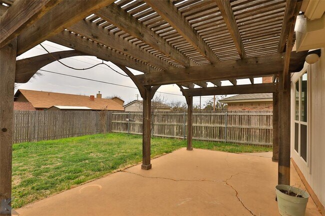 Foto del edificio - 2965 Red Oak Cir