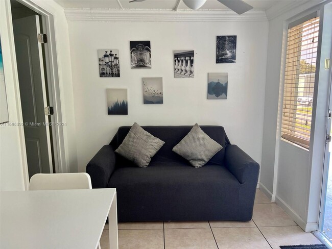 Building Photo - 1203 SW 128th Ave