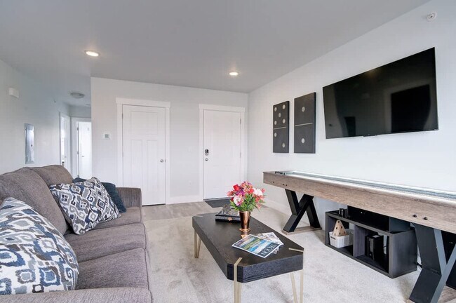 Foto del edificio - 5242 Fallon St