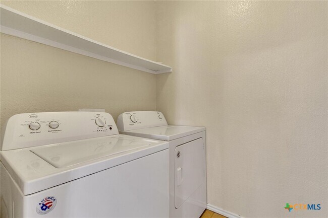 Foto del edificio - 885 Sagewood Trail