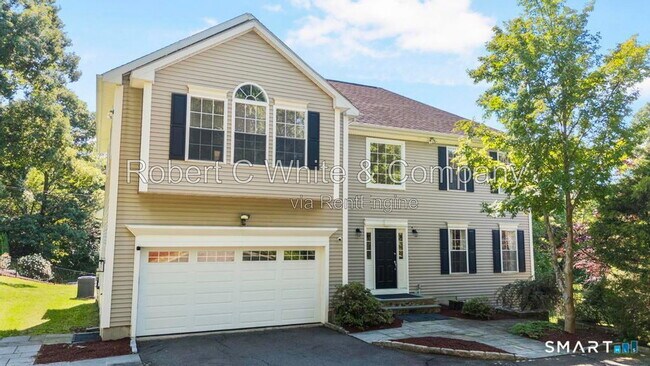 Foto del edificio - 155 Beardsley Rd