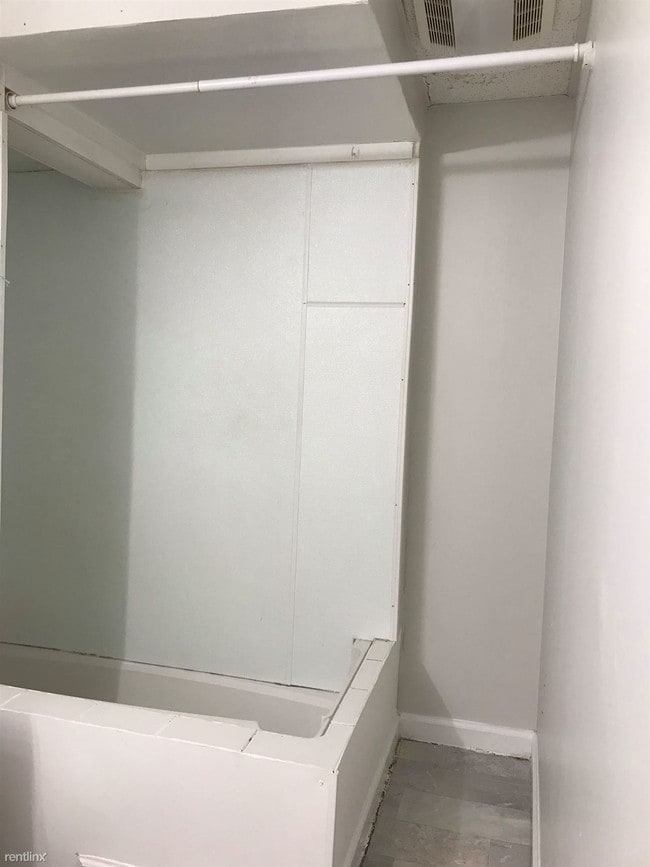 Building Photo - 1 br, 1 bath  - 142 West St Fl 1