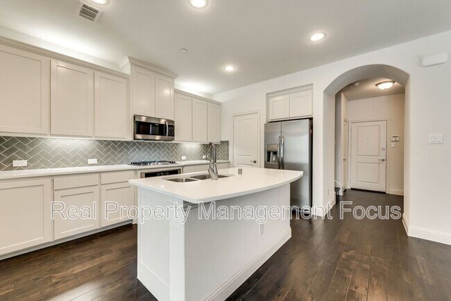 Foto del edificio - 7208 Huckleberry Dr