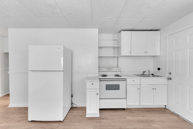 Foto del edificio - 7901 Hillside Dr