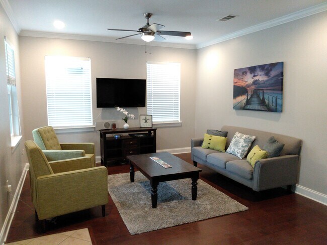 Living Room - 73 N. Park Place