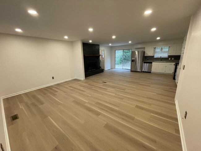 Building Photo - 1936 Ashmore Ave