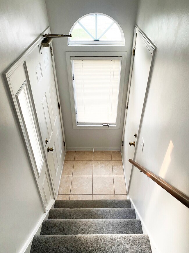 Foto del edificio - 1077 Courtland Dr