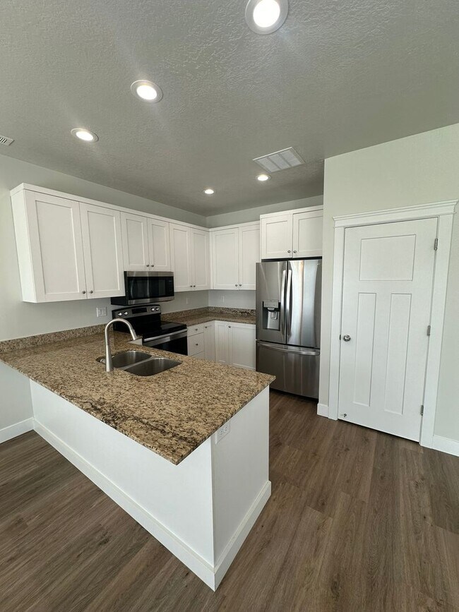 Foto del edificio - 3 Weeks Rent FREE! 3 Bed 2.5 Bath House for Rent in Morgan!