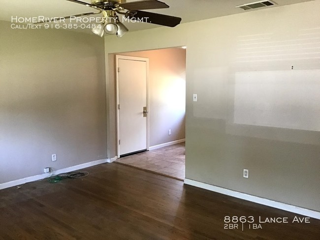 Building Photo - 2 Bedroom 1 Bathroom Duplex in Orangevale