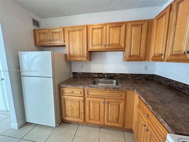 Foto del edificio - 8287 NE Miami Ct