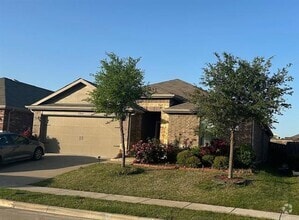 Building Photo - 2404 Anton Dr