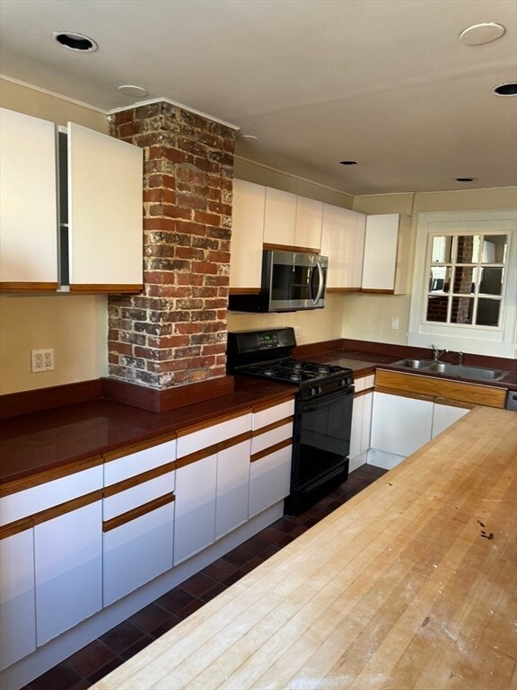 Building Photo - 138 Bedford Rd