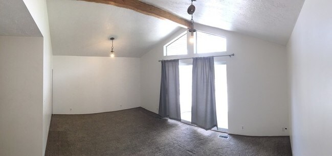 Building Photo - Salt Lake City Duplex - Available Now!