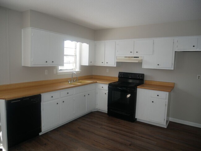 Building Photo - 2635 Southbridge Dr