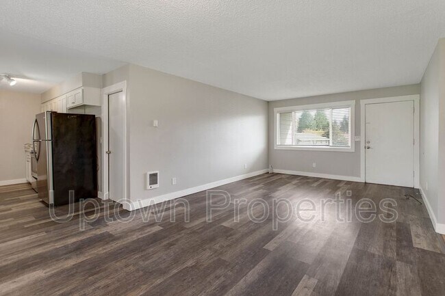 Building Photo - 8045 SW Thorn St