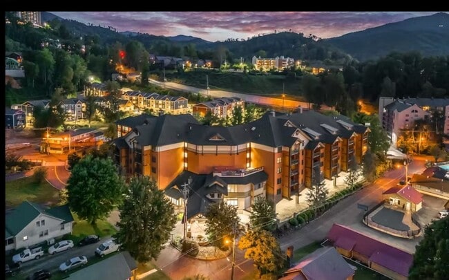Foto del edificio - 215 Woliss Ln